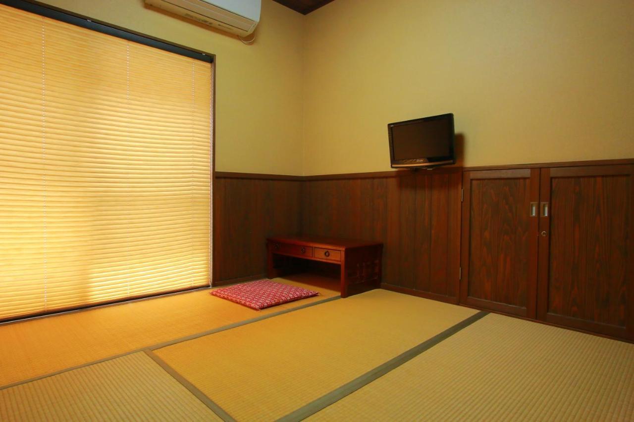 Family Kawakyu With Showa Retro, Private Hot Spring Ryokan Ibusuki